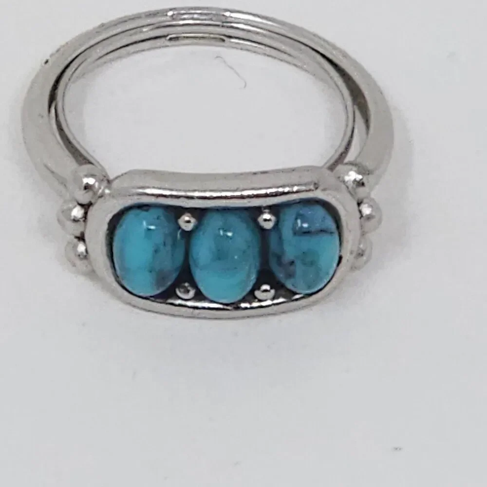 Avon turquoise cabochon